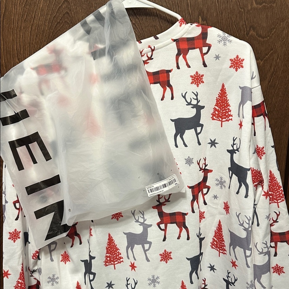 NWOT SHEIN reindeer Christmas sweatshirt - Picture 4 of 6